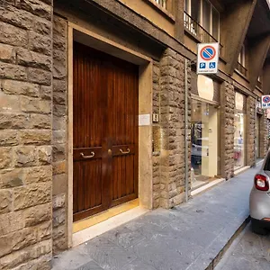 https://ponte-vecchio-living.it-tuscanyhotel.com